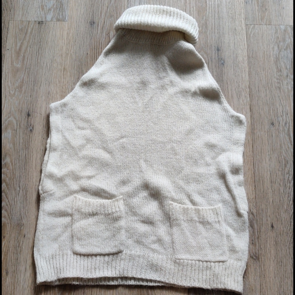 White high neck sweater